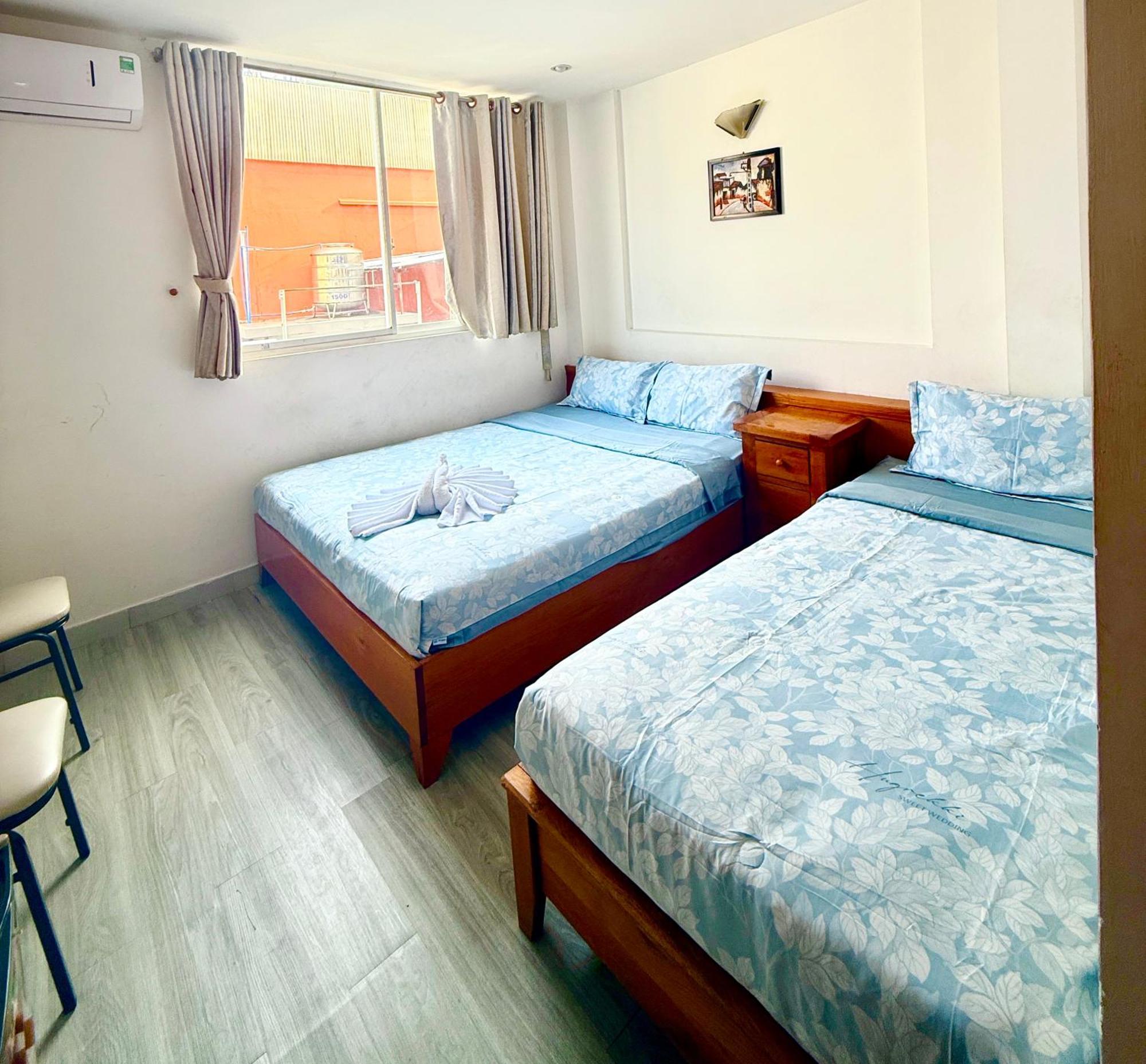 Lyly - Pham Ngu Lao * Ho Chi Minh City